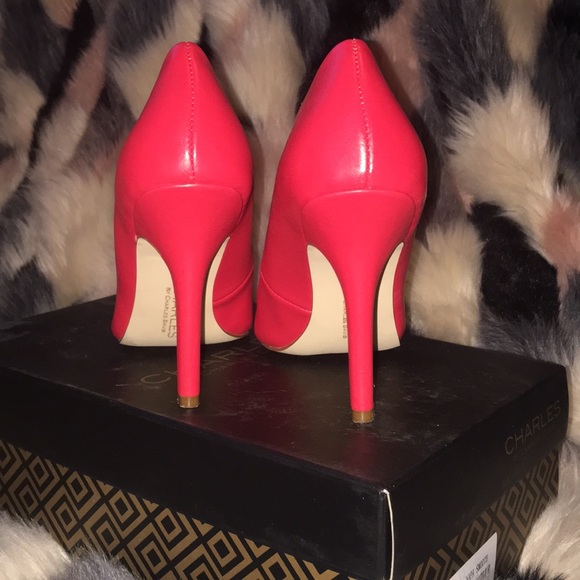 Charles David Sweetness Leather Pointed Toe Pump - Picture 3 of 6